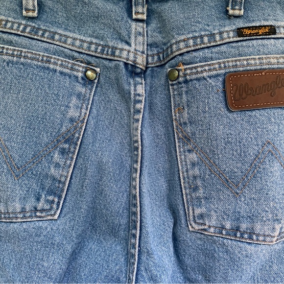 Wrangler Jeans Mens 32x34 Blue Wash Regular Fit 47MWZ Cowboy Western Distressed - Picture 3 of 11